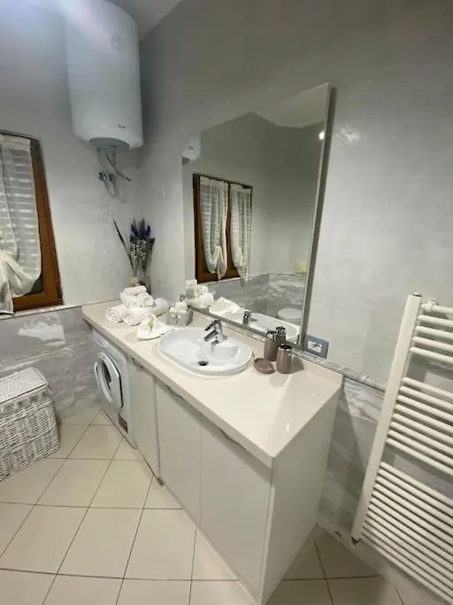 Holiday home Belvedere House Ishem